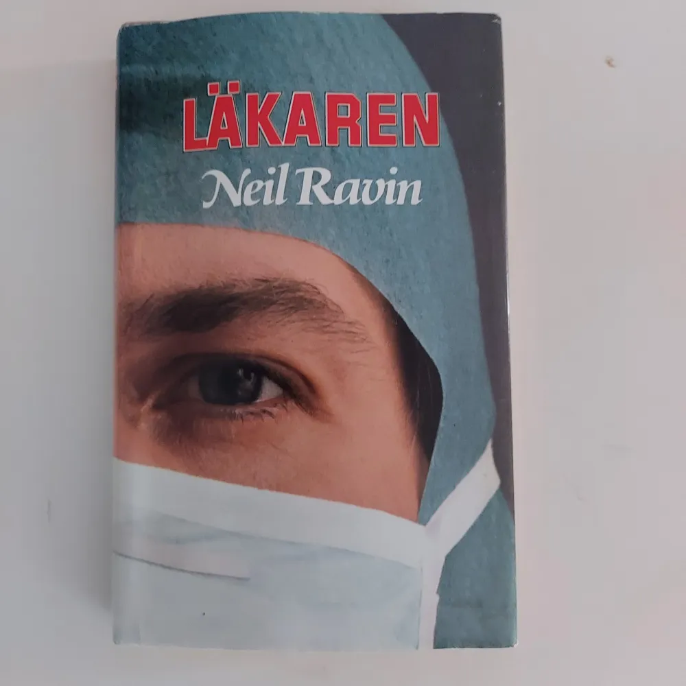 Läkaren - Neil Ravin. I mycket fint skick. Kan skickas.. Övrigt.