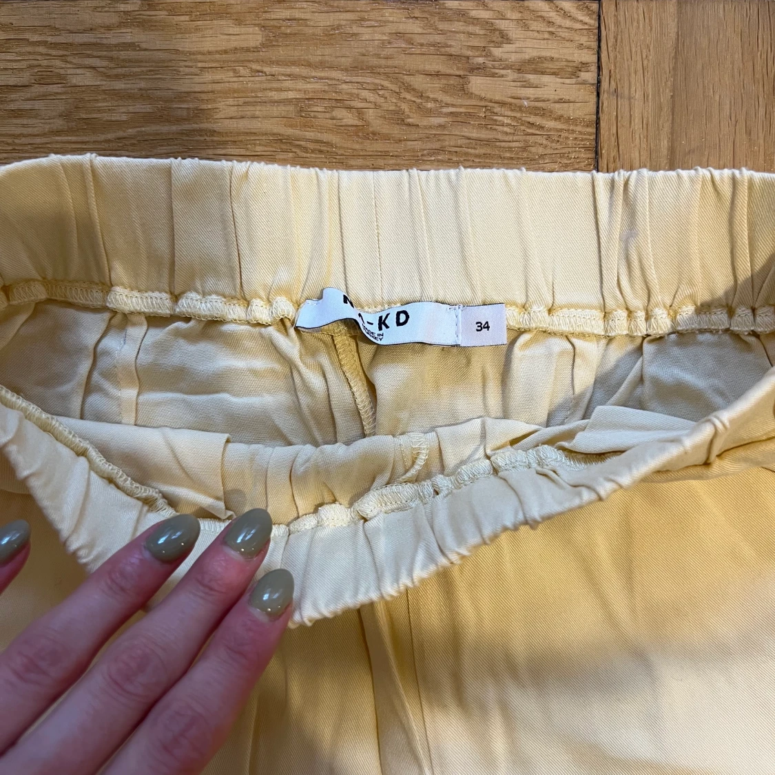 Yellow pants NA-KD - 91