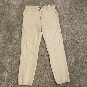 Fina linnebyxor  - Väldigt fina linnebyxor som är i toppskick. Passar väldigt bra till sommaren. 