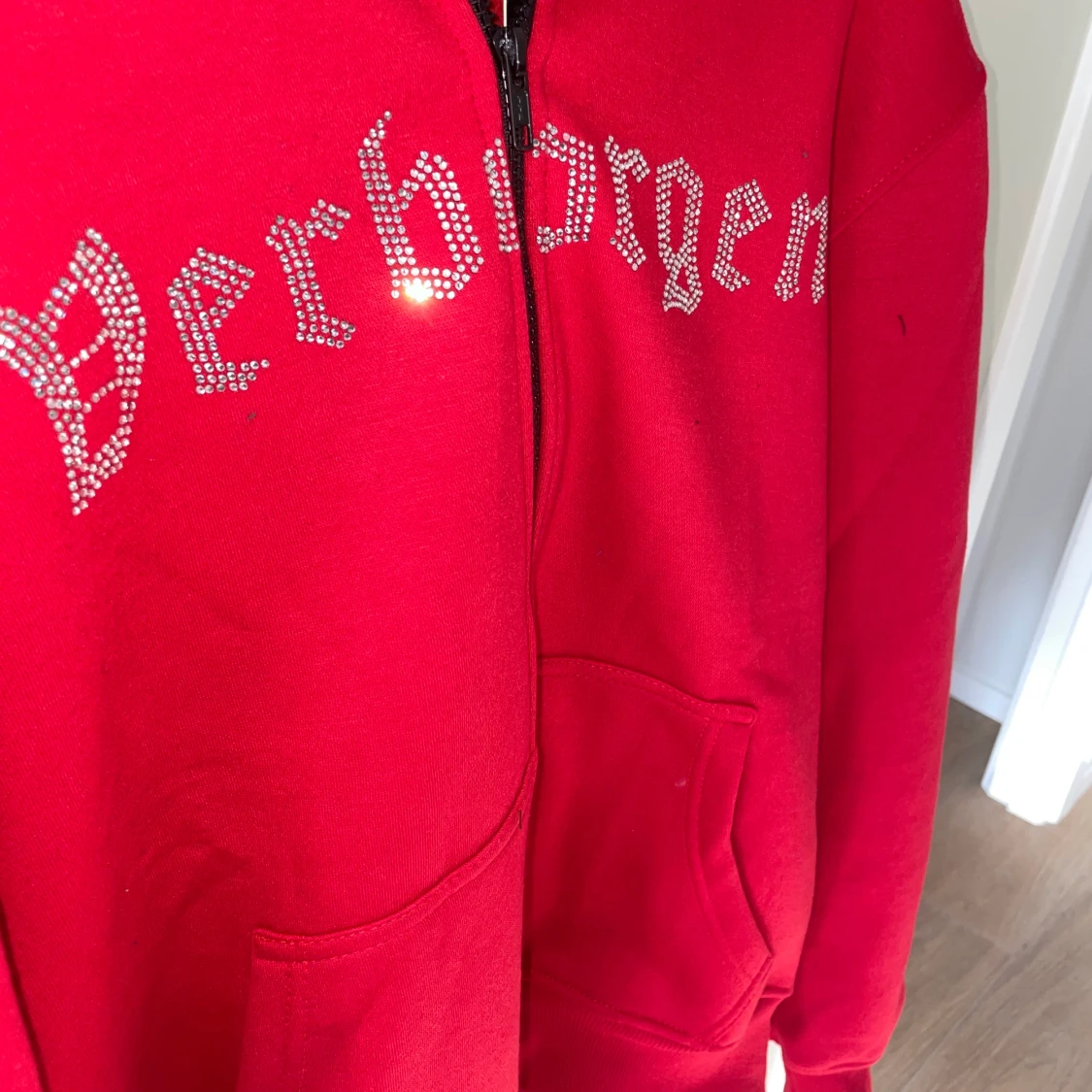 Rhinestone hoodie Verborgen - 90