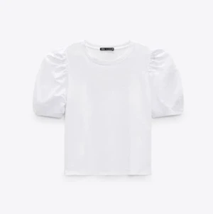 zara tröja - säljer denhär fina tröjan från zara i storlek M, hittar inte på hemsidan så tror ej den går att köpa längre! Helt ny med lappar kvar, skriv privat för fler bilder eller frågor💕