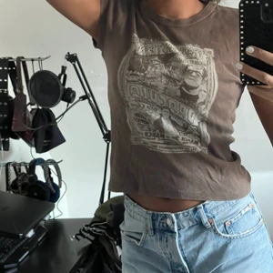 Brandy tröja - (Intresse koll) Super snygg tröja från Barndy. ganska populär, vill se vad jag kan få för den🔥