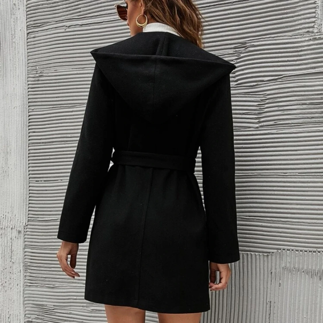 Slätt elegant svart kappa - 90