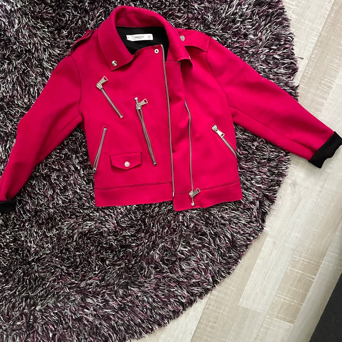 skinnjacka i mocka material