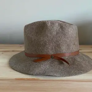 Snygg hatt från Lexington. Nypris 1300. Säljs för 400kr plus frakt 