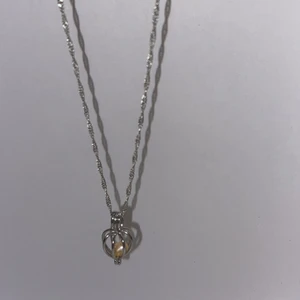 Halsband  - Halsband men en pärla i 