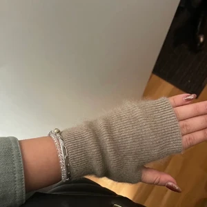 torgvantar - (lånade bilder) säljer torgvantar exakt de på bilderna, aldrig använda då jag har två par likadana, fortfarande inplastade! 