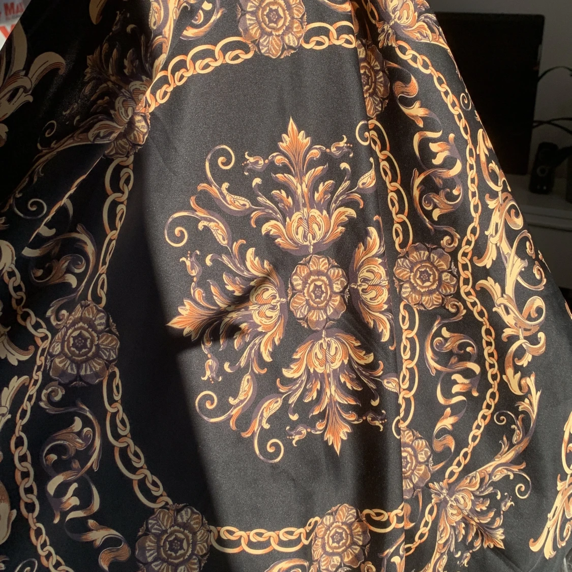 Svartguldig scarf - 90