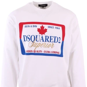 Dsquared2 Tröja - Säljer en använd Dsquared2 tröja köpt på Farfetch. Fick den i julklapp förra året. Nypris 2000