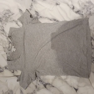 T-shirt  - Fin t-shirt från new yorker, storlek M. 20 kr + frakt. Skriv för fler bilder