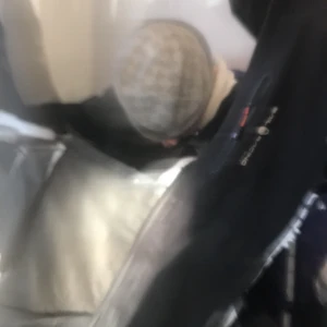 M storlek  - Lite trasig går att fixa hos doctorn