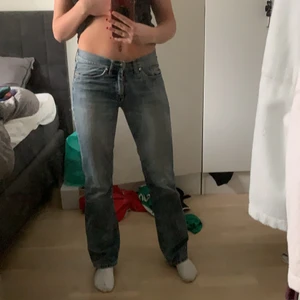 Acne jeans - Säljer mina låg missade acne jeans som är fantastiskt snygga 