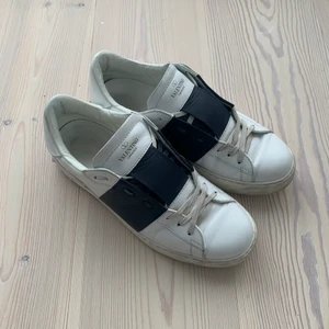 Valentino garavani - Valentino skor i storlek 42