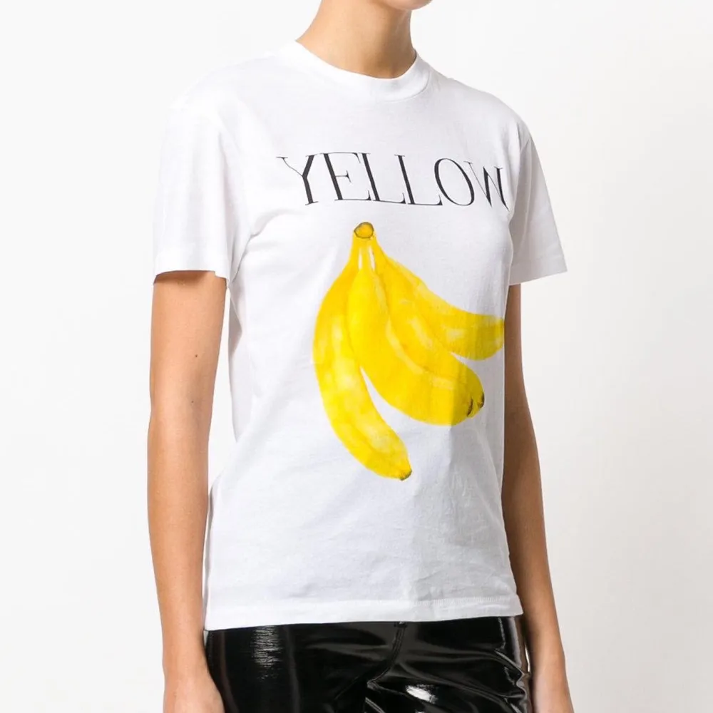Cool t-shirt som även denna passar till nästan allt med rolig gul touch!. T-shirts.