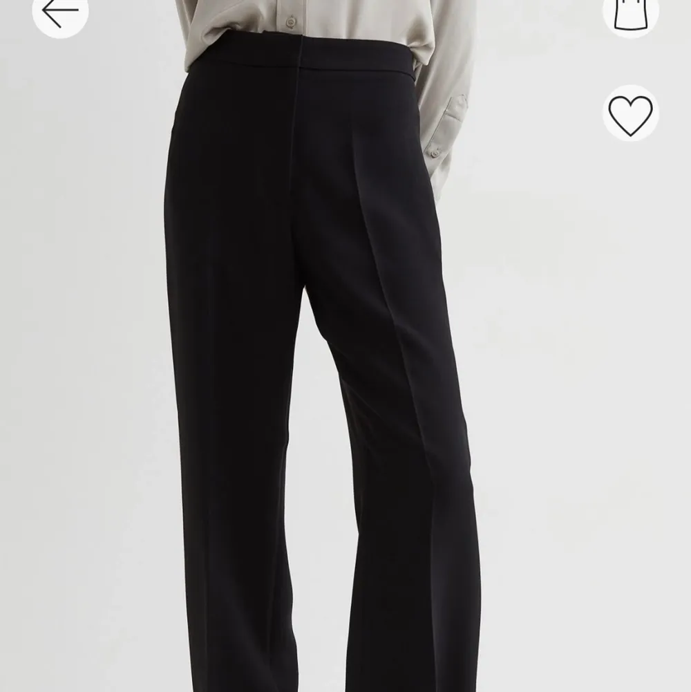 Högmidjade kostymbyxor från H&m. Aldrig använt. För långa för mig som är 162 skulle passa någon runt 170. Kan skicka fler💕. Jeans & Byxor.