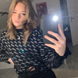 Zara tröja - Super snygg o skön zara tröja! Använd typ 2 ggr! Från zara i storlek S