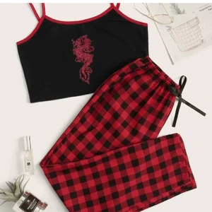 Pyjamas byxor  - Jättefina pyjamas byxor som jag inte använder längre. Vi kan dela på frakten💕