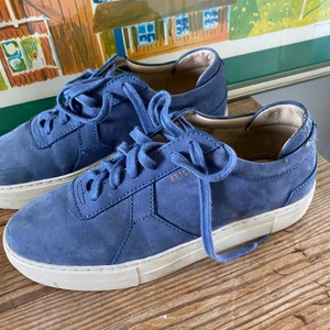 Alex arigato skor - Jätte snygga skor som tyvärr inte kom till användning som jag trodde, köpta här på Plick.300+frakt❤️