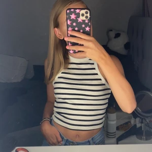 Randigt Linne - Ett super fint randigt linne som aldrig är använt utom när jag tagit bilderna🤗 