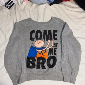 Adventure time tröja🖤 - Adventure time tjocktröja!🖤 Bara testad och den var lite oversized. storlek M men passar en L också! 🥰