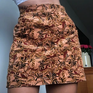 Manchester Kjol - En superfin kjol som sällan kommit till användning. Passar mig som är S men är lite stor i midjan. Köparen står för frakten!