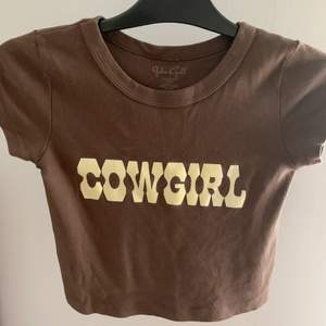 cowgirl topp från brandy melville. använd en gång. storlek one size.