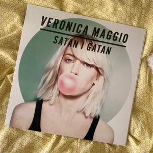 Veronica Maggio vinyl som jag typ inte använt. Säljer pga att jag inte använder min vinylspelare. Skivan är i superfint skick! Frakt tillkommer ❣️