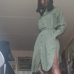 Grön klänning  - Säljer min grin summer plain t shirt blessaģ