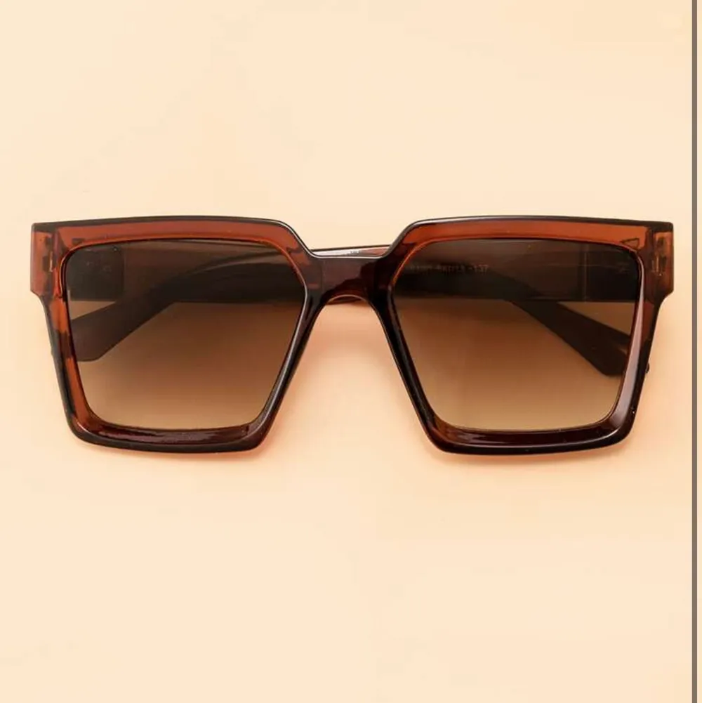Solglasögon från shein (lånad bild). Super fina trendiga solglasögon passar varje sommar outfit! Aldrig använda 🦋🥰. Accessoarer.