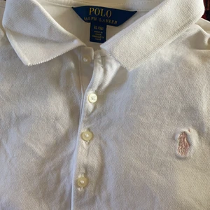 Polo ralph lauren tröja  - Säljer denna långärmade polo Ralph lauren tröja i strl. 16 år motsvarande XS-S 😊