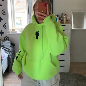 Hoodie  - Billie eilish hoodie, inte säker om den är äkta men riktigt snygg passform! Köparen står för frakten🖤