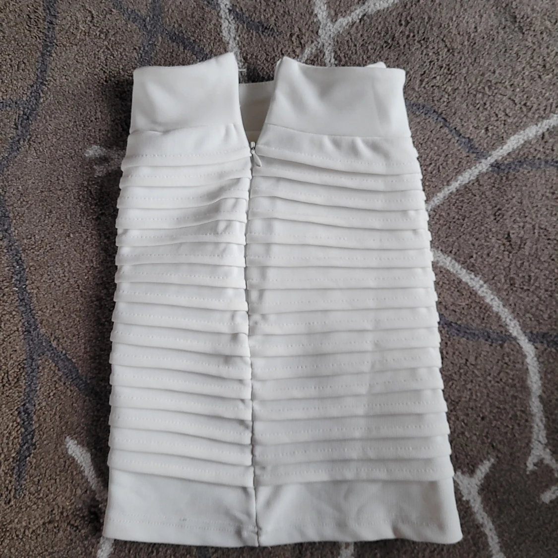 Vit pennekjol XS - 91