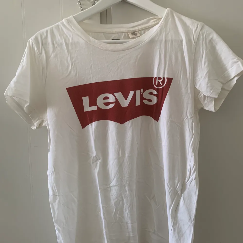 Levis T-shirt i fint skick!. T-shirts.