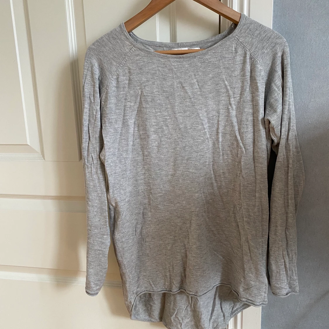 Grå tunn tröja - 90