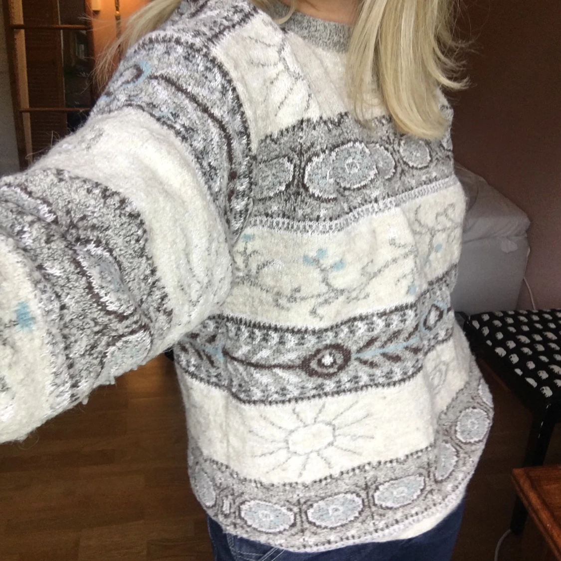 Stickad tröja strl M
