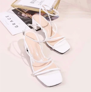 Klackskor - Helt ny, dm för flera bilder