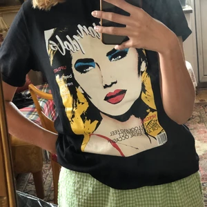 Cool vintage tshirt  - Säljer min coola vintage tshirt då jag tyvärr inte använder den längre. Endast använd ett fåtal gånger 