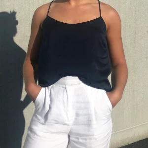 Blå linne - Blått linne i storlek xs från vero moda. Väldigt skönt och i fint skick