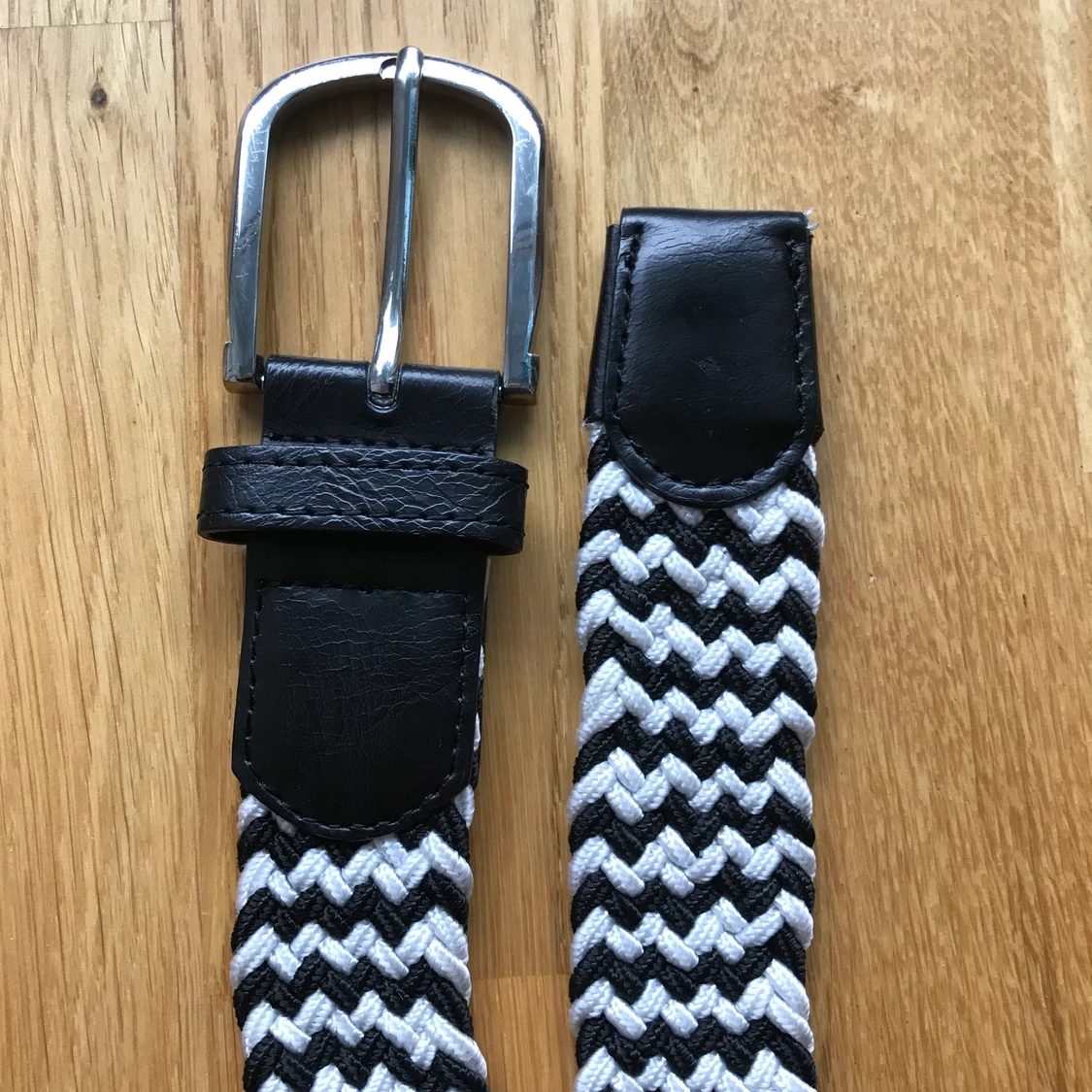 Svart-vitt belte - 90