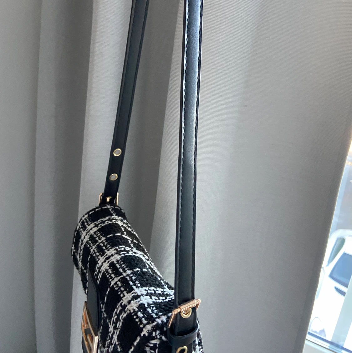 Rutig ”stickad” väska  - 91