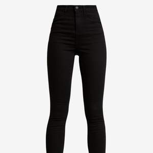 Svarta skinny jeans från märket Noisy May. Använda 3 gånger och är i ett bra skick  :) 
