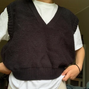 Väst - Svart stickad väst 
