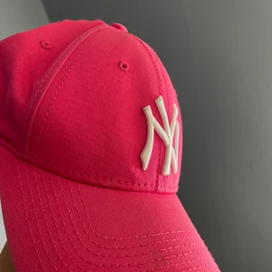 Keps - Säljer denna rosa keps, den är justerbar! Köparen står för frakten 💕
