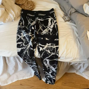 Stronger thits  - Säljer mina stronger för att dom inte kommer till användning,dom är använda men tvättade och i bra sick inga skadades alls på dom 