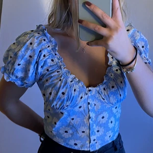 Blus Gina Tricot  - Blus från Gina Tricot🥰