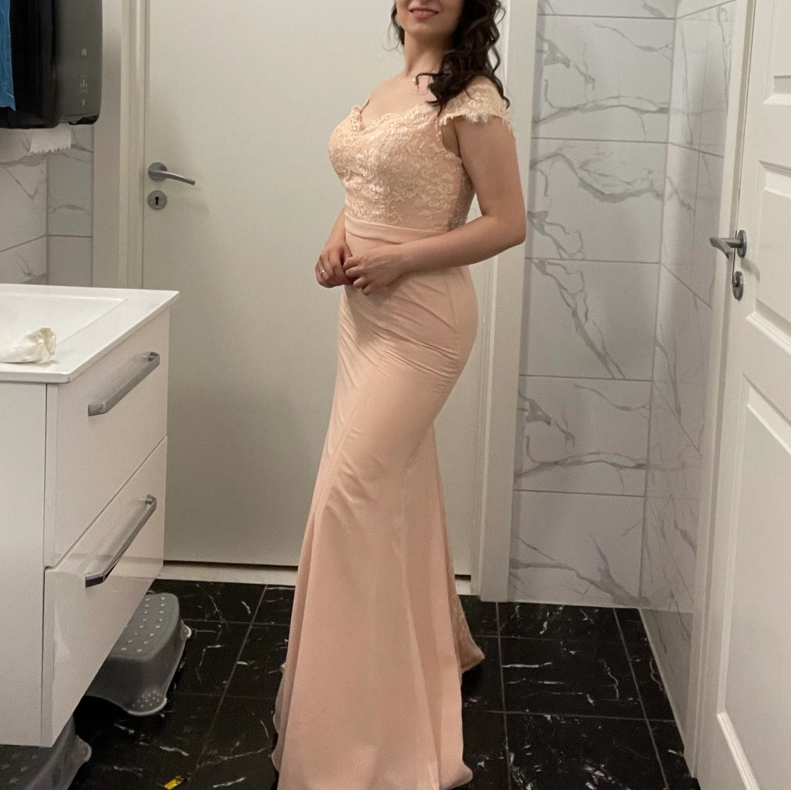 Festklänning och balklänning 