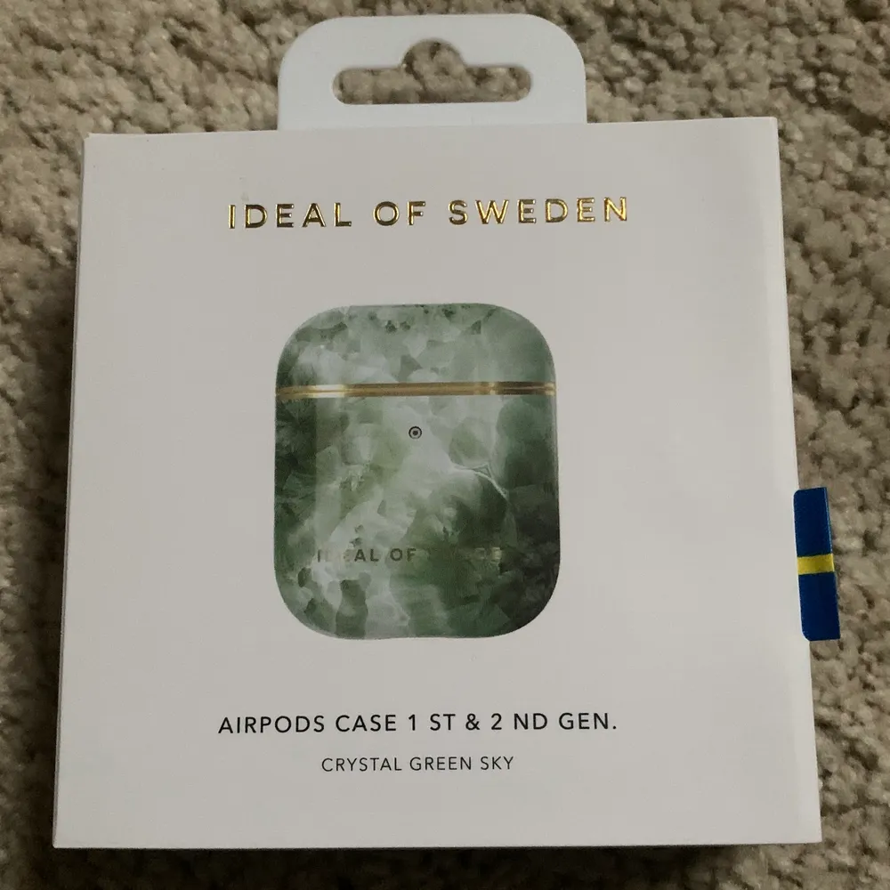 Helt nya och oöppnade airpodskal då det blev ett fel köp från Ideal Of Sweden. Ny pris: 299. Kontakta för frågor! . Övrigt.