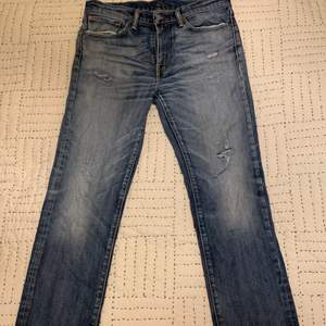 Ett par Levis jeans i modellen 511. 34/34 men skulle säga att de är ganska små i storleken. Skitsnygga höstjeans:)) 250kr+frakt☀️