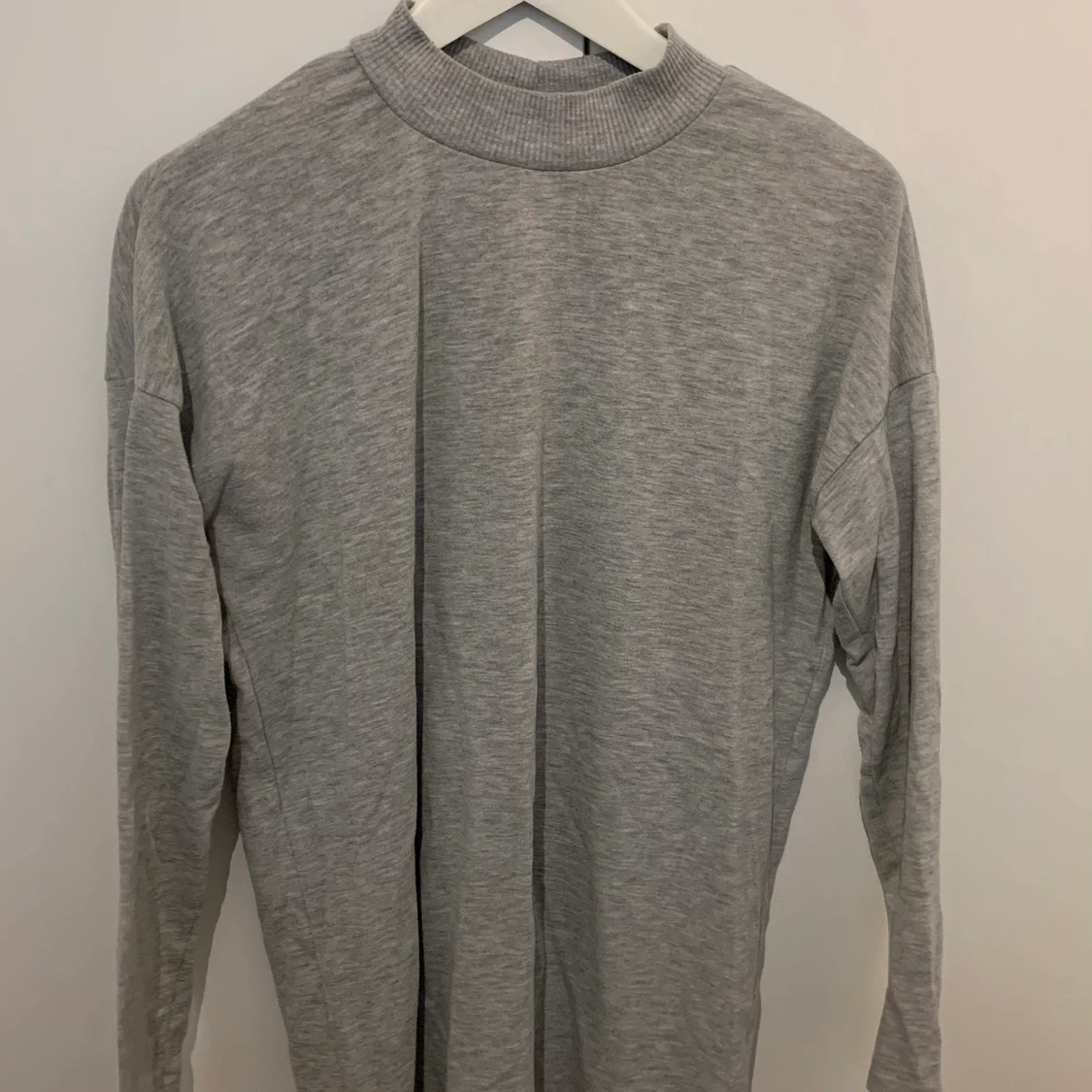 Grå mjukisklänning