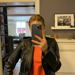 Skinnjacka - Den populära skinnjackan från chiquelle